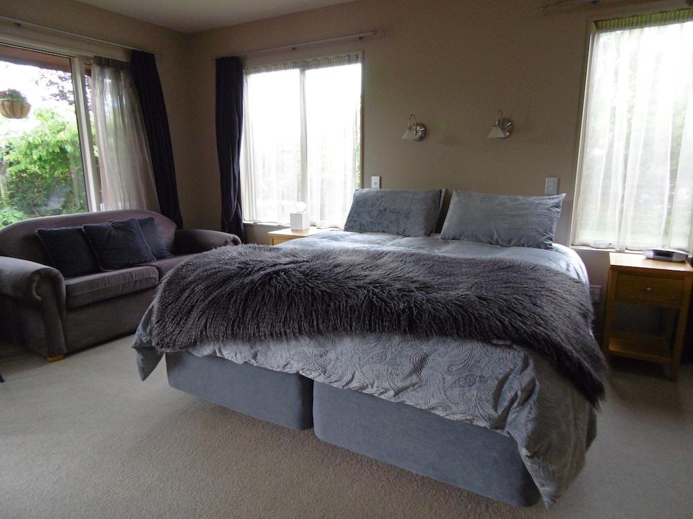 Blue Ridge Studios And Bed & Breakfast Te Anau Buitenkant foto