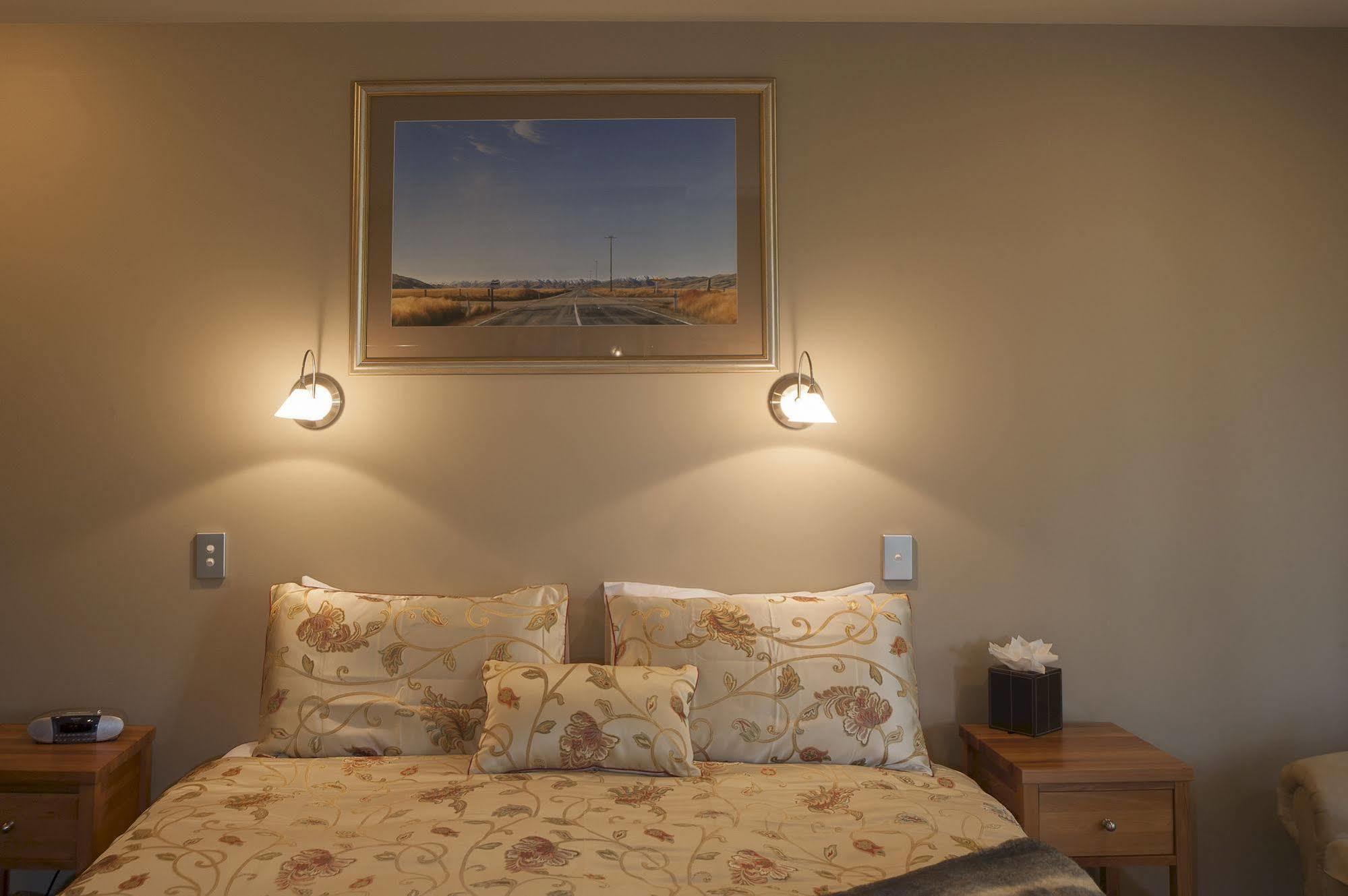 Blue Ridge Studios And Bed & Breakfast Te Anau Buitenkant foto